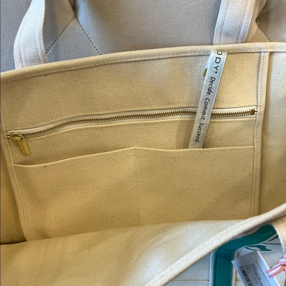 Vineyard Vines Cream Tote with Green Accents - Picture 4 of 10